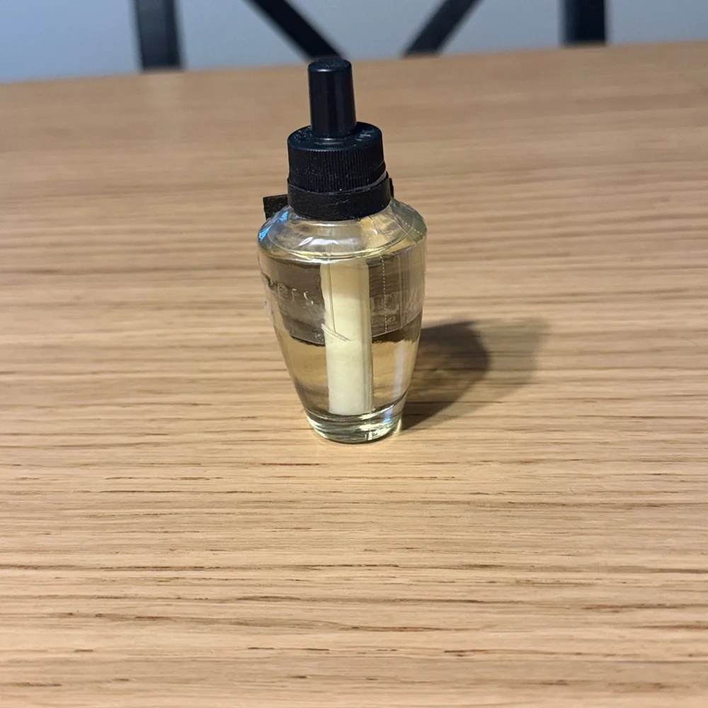 Bath & Body Works Wallflower Refill. Coffee &  Whiskey. - Picture 3 of 5